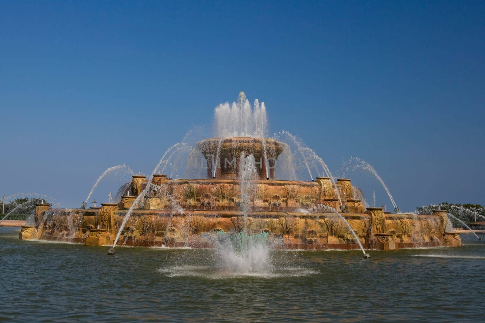 Fountain in a park, Buckingham Fountain, Grant Park, Chicago, Illinois, USA