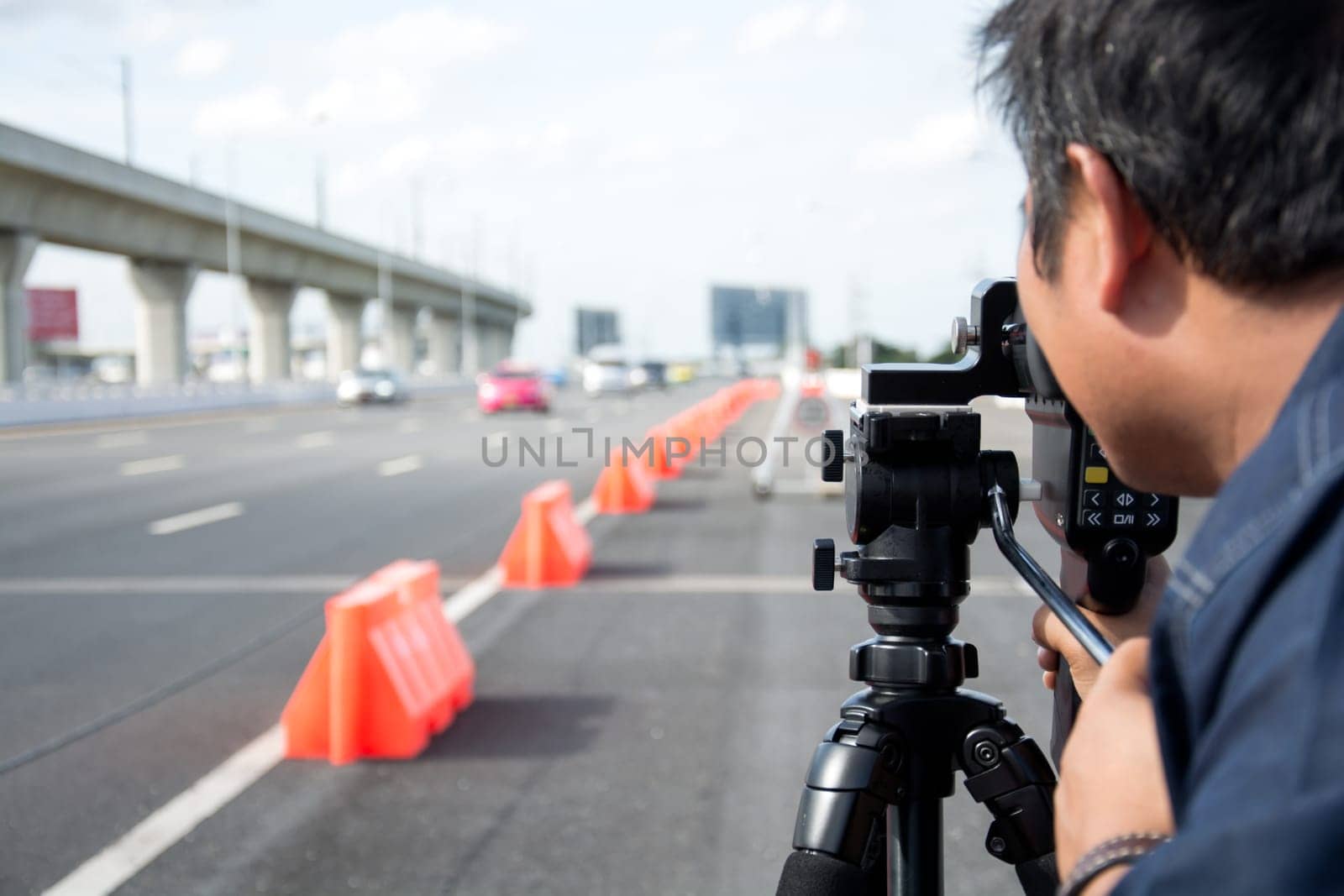 catch speeding drivers with a radar gun