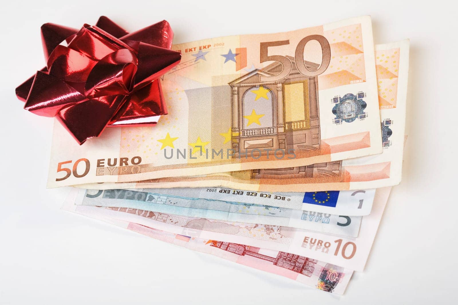 Bow on European union banknotes