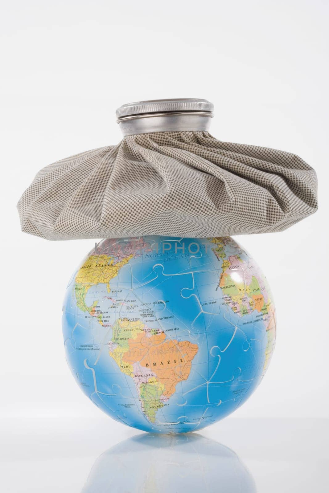 Close_up of an icebag on a globe