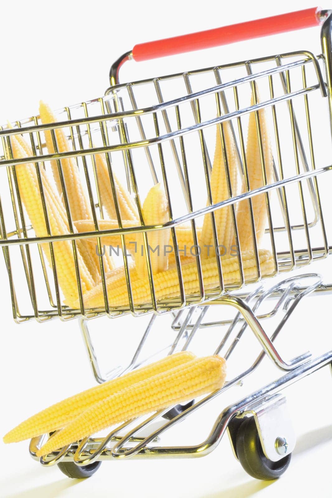Close_up of corns in a shopping cart