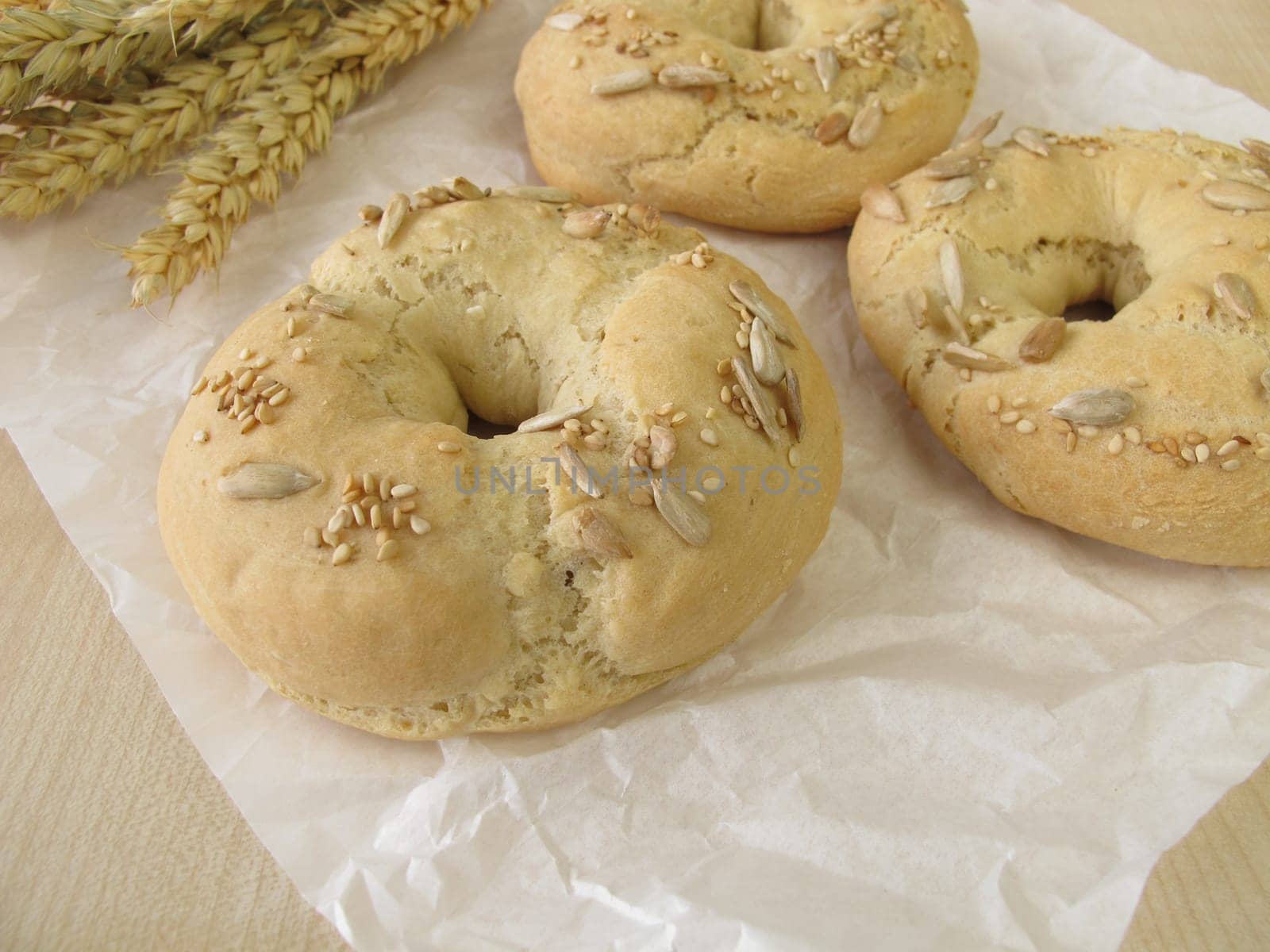 Bagels with sesame seeds and sunflower seeds