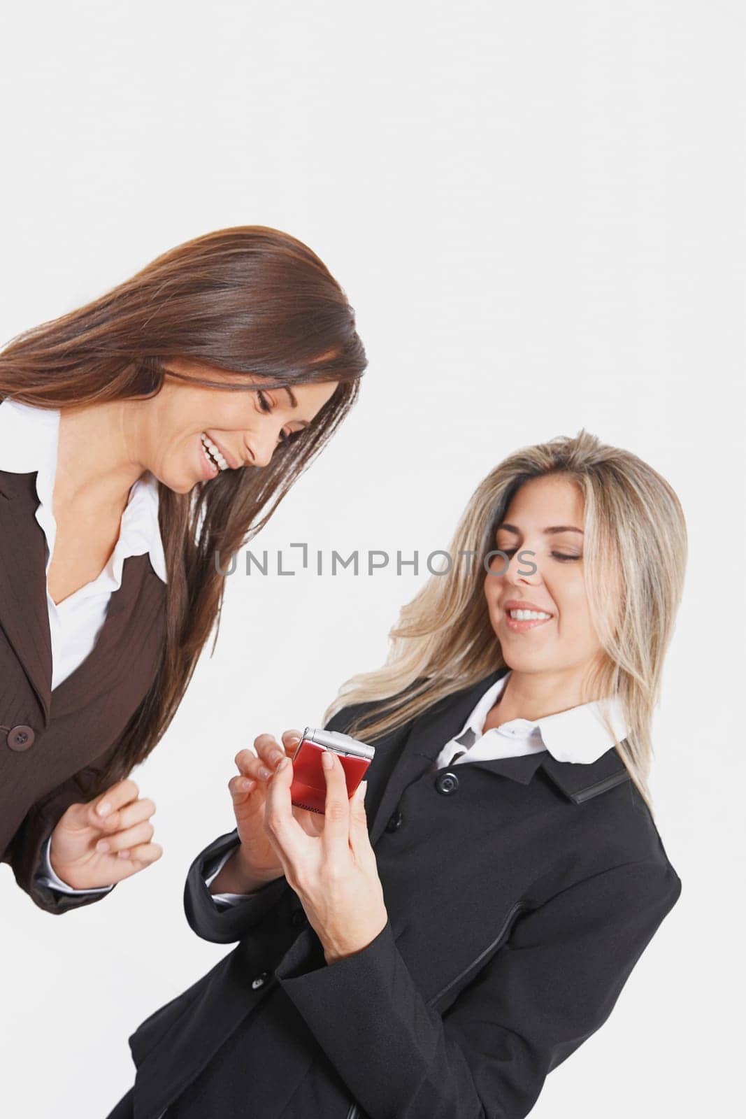 Close_up of a businesswoman holding a mobile phone