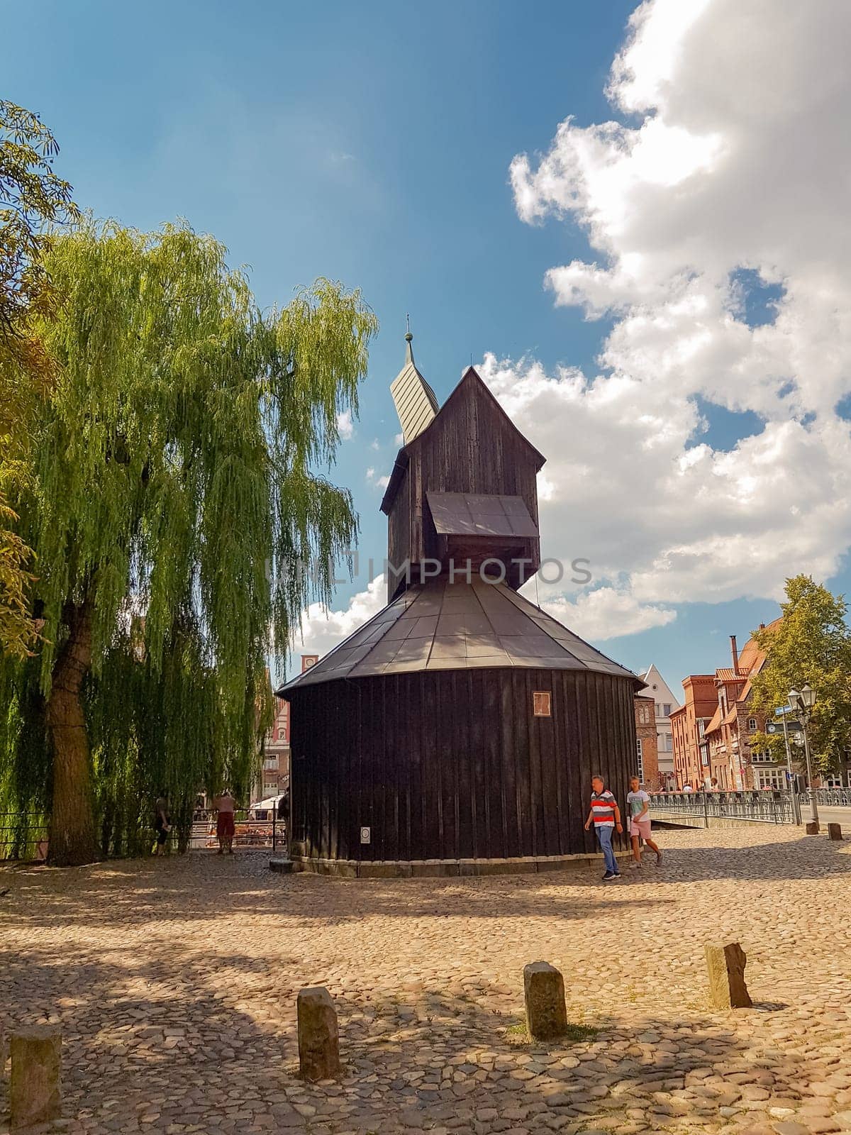 LÜNEBURG, NIEDERSACHSEN, GERMANY - JULI 27, 2018:..Old harbor and crane in the historic center of Luneburg, Germany