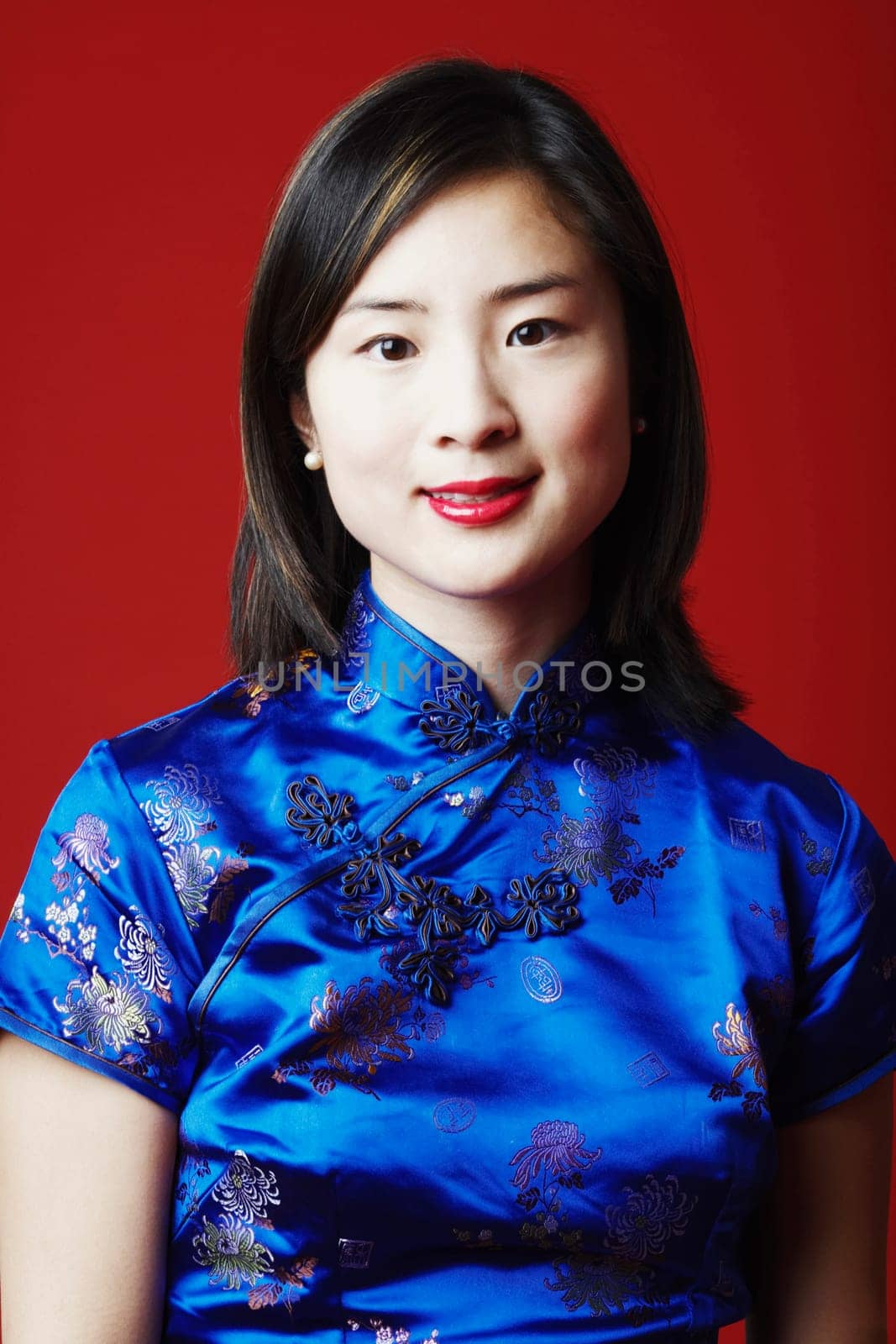 Portrait of a young woman smiling