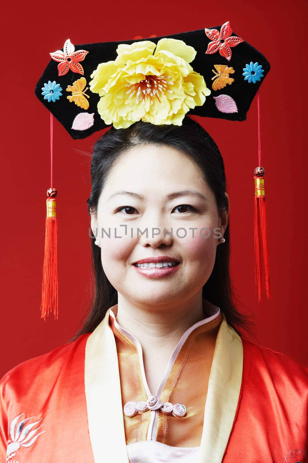 Portrait of a mid adult woman smiling