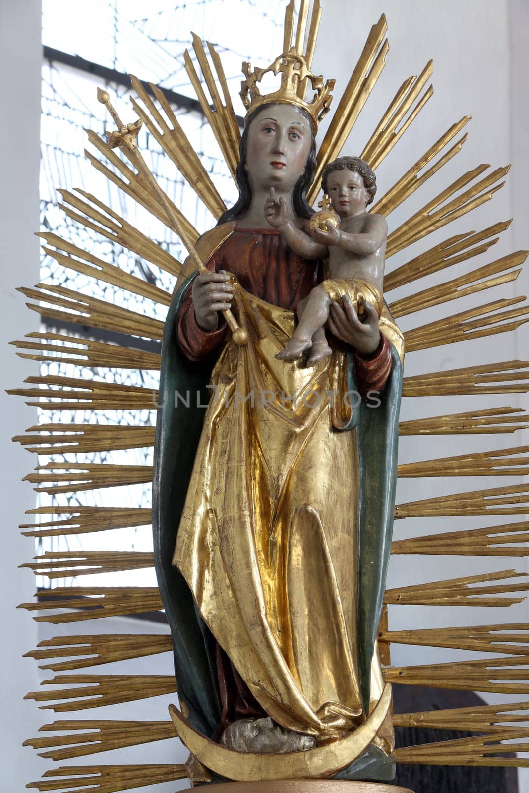 Virgin Mary with baby Jesus, Church of Our Lady of Sorrows in Rosenberg, Germany