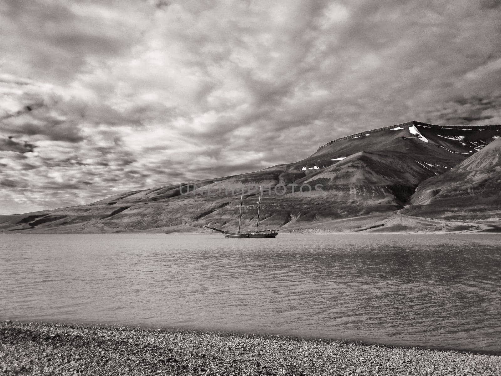 Sailing yacht in front of Spitsbergen