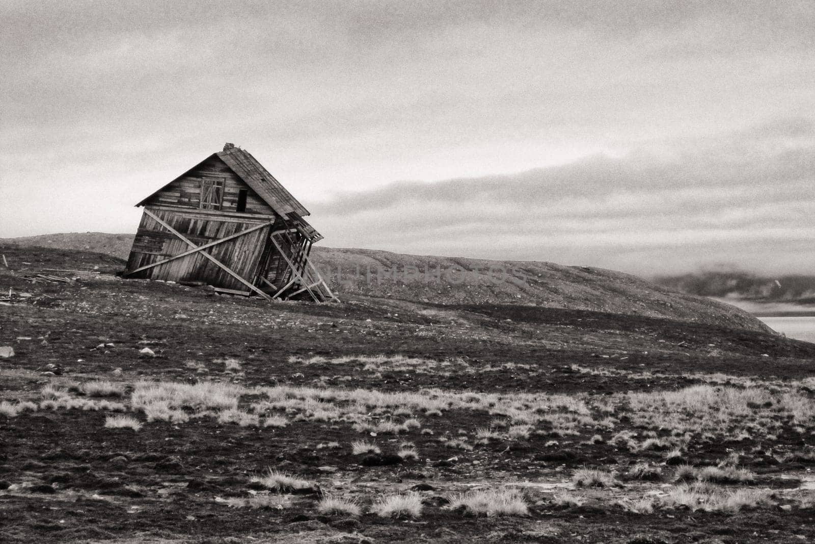 Spitzbergen, old house from 1904, Recherchefjorden, Snatcherpynten