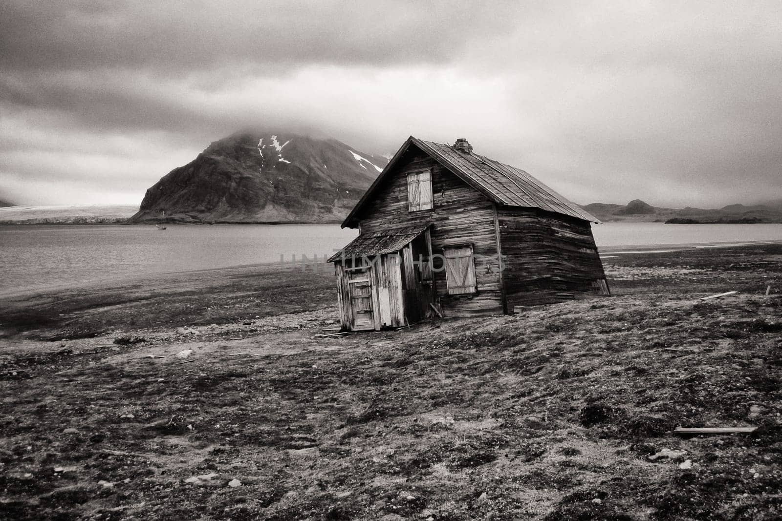 Spitzbergen, old house from 1904, Recherchefjorden, Snatcherpynten