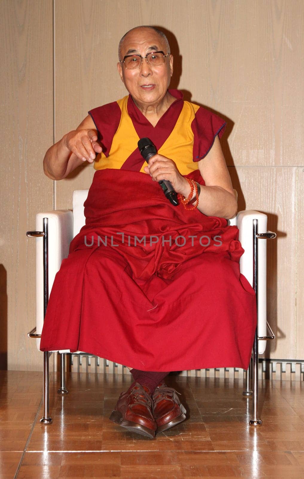 Dalai Lama Press Conference at CCH Hamburg