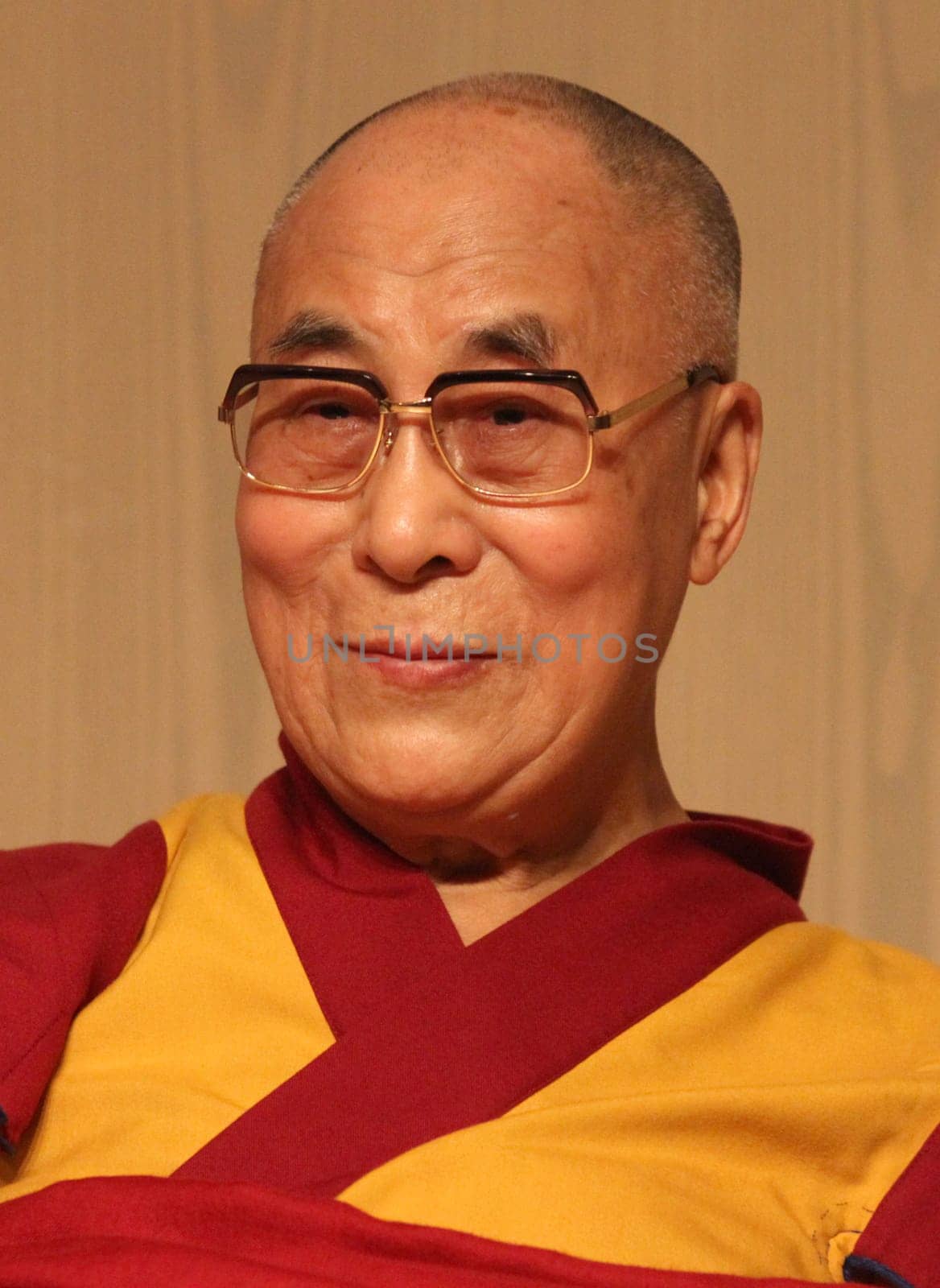 Dalai Lama Press Conference at CCH Hamburg