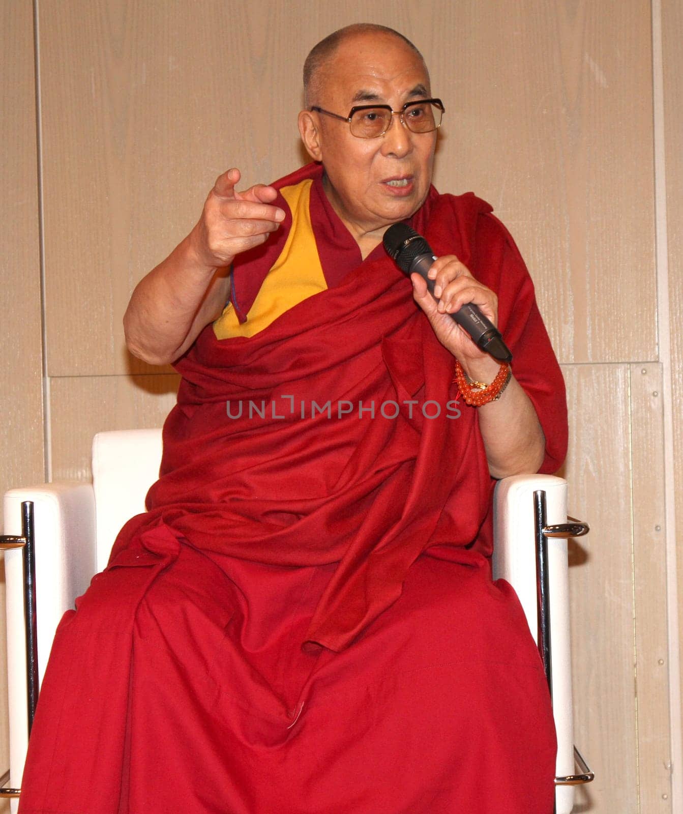 Dalai Lama Press Conference at CCH Hamburg