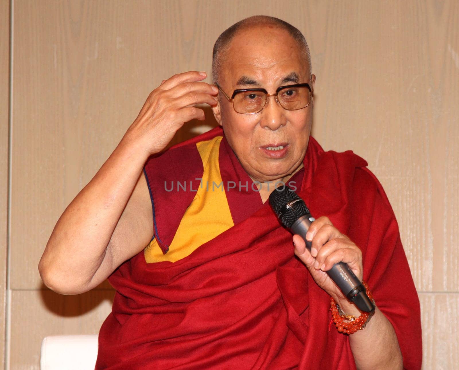 Dalai Lama Press Conference at CCH Hamburg
