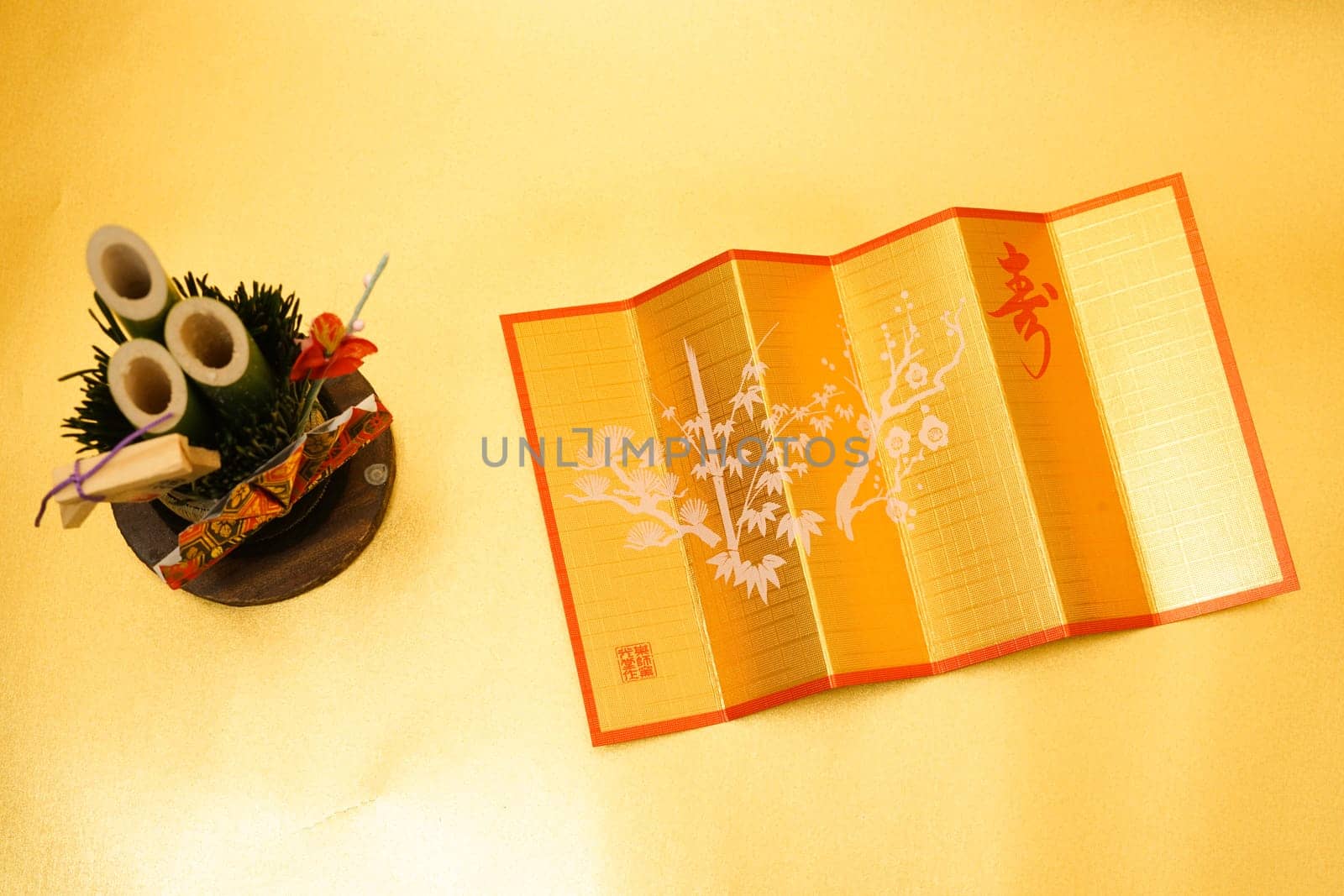 Kadomatsu and gold folding screen of the image (New Years card materials and New Year material). Shooting Location: Yokohama-city kanagawa prefecture