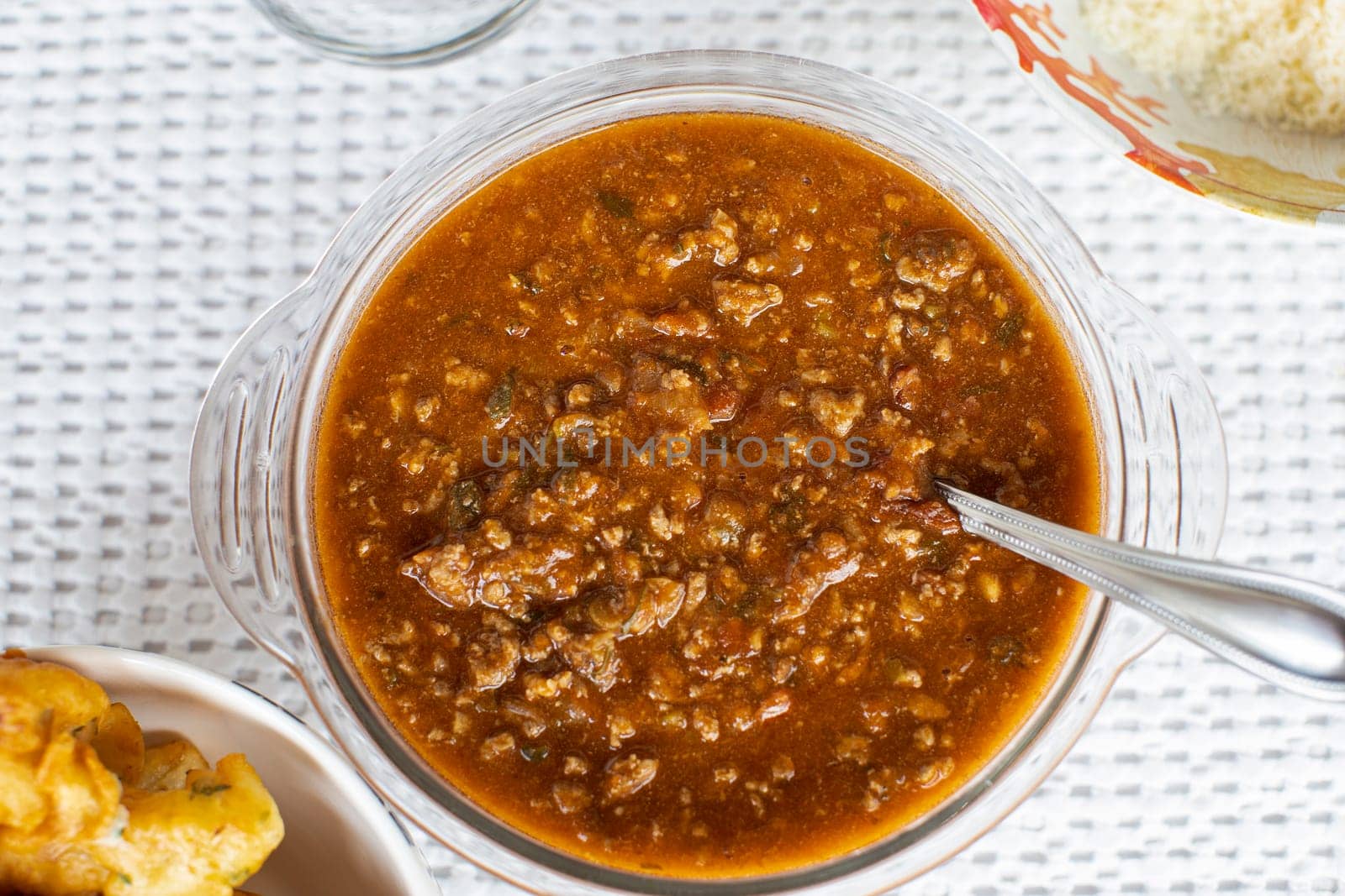 glass bowl tomato meat  sauce