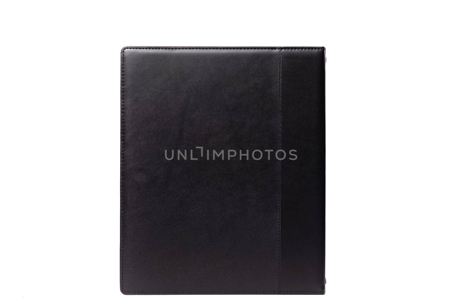 This sleek leather portfolio organizer features a minimalist black design, ideal for showcasing documents during professional meetings or academic presentations.