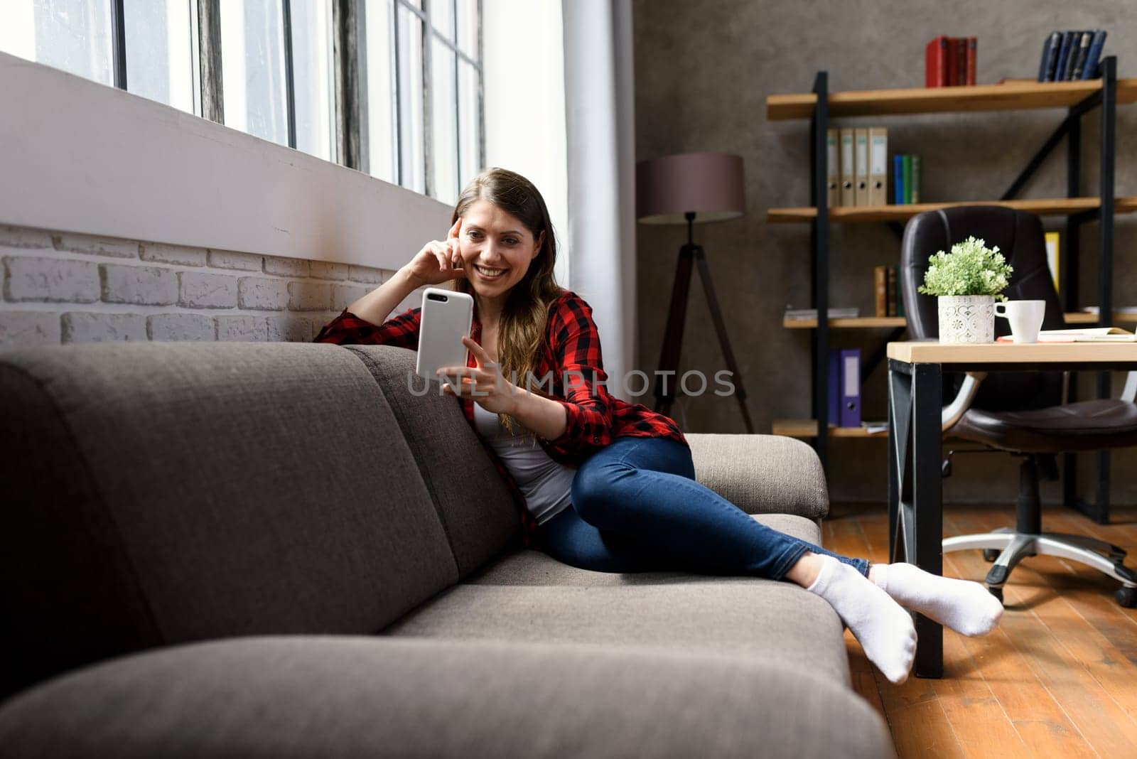 Girl does a video call with her family, due to covid19 virus.