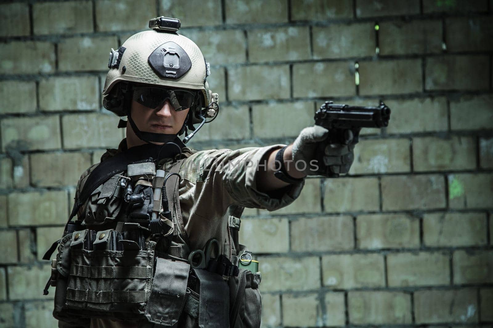 US Army Ranger aiming pistol with one hand
