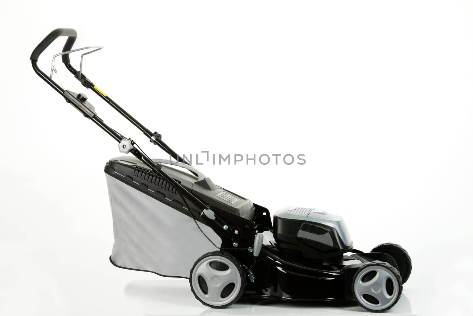 battery lawn mower