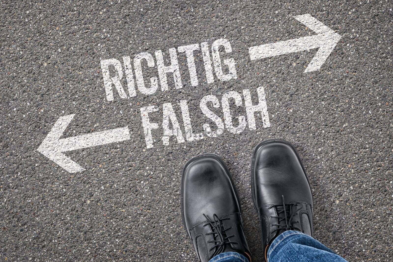 Decision at the crossroads - Right or Wrong