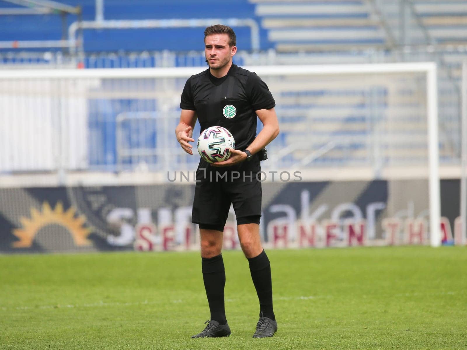 Tom Bauer DFB Football referee