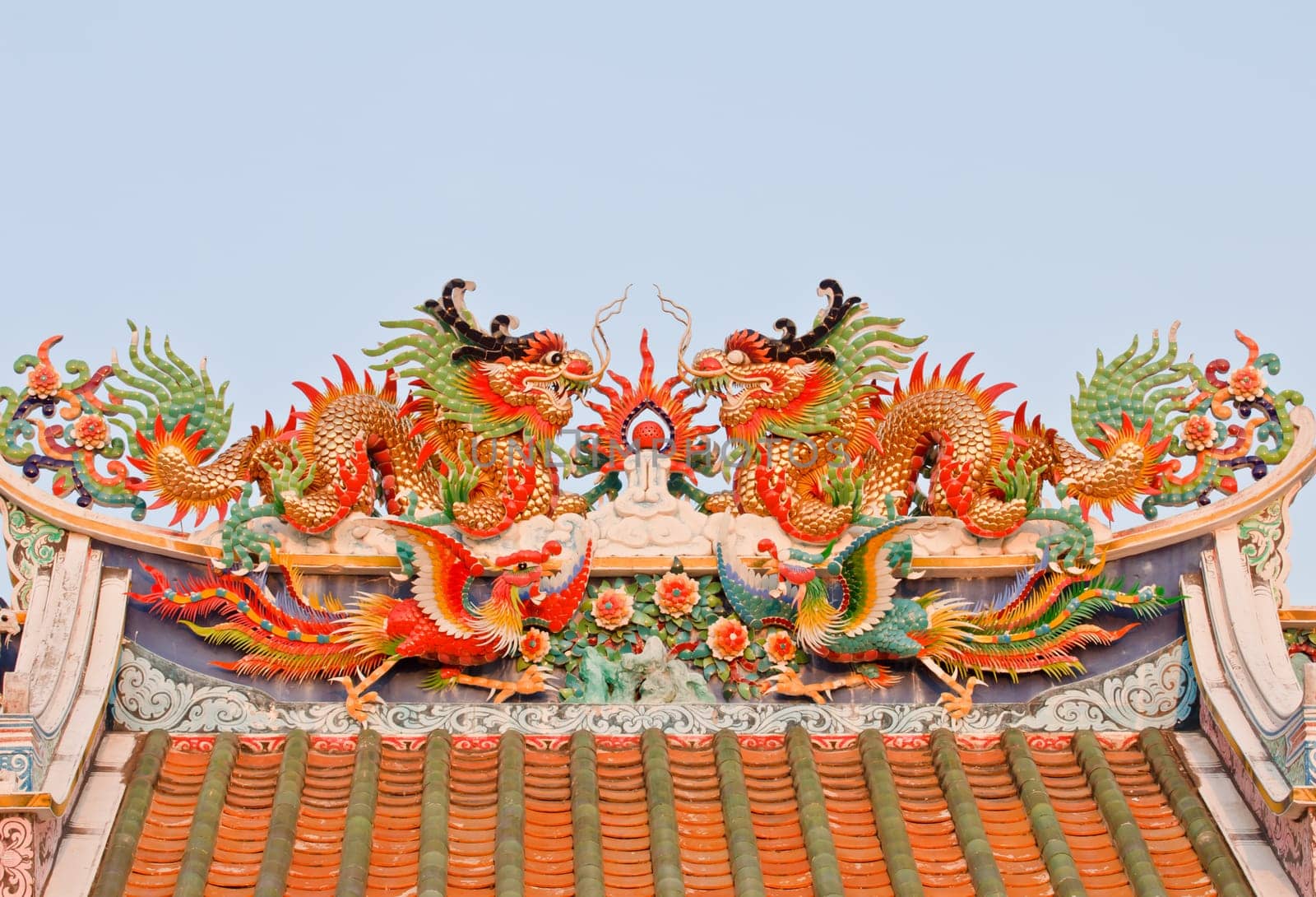 Chinese style dragon statue