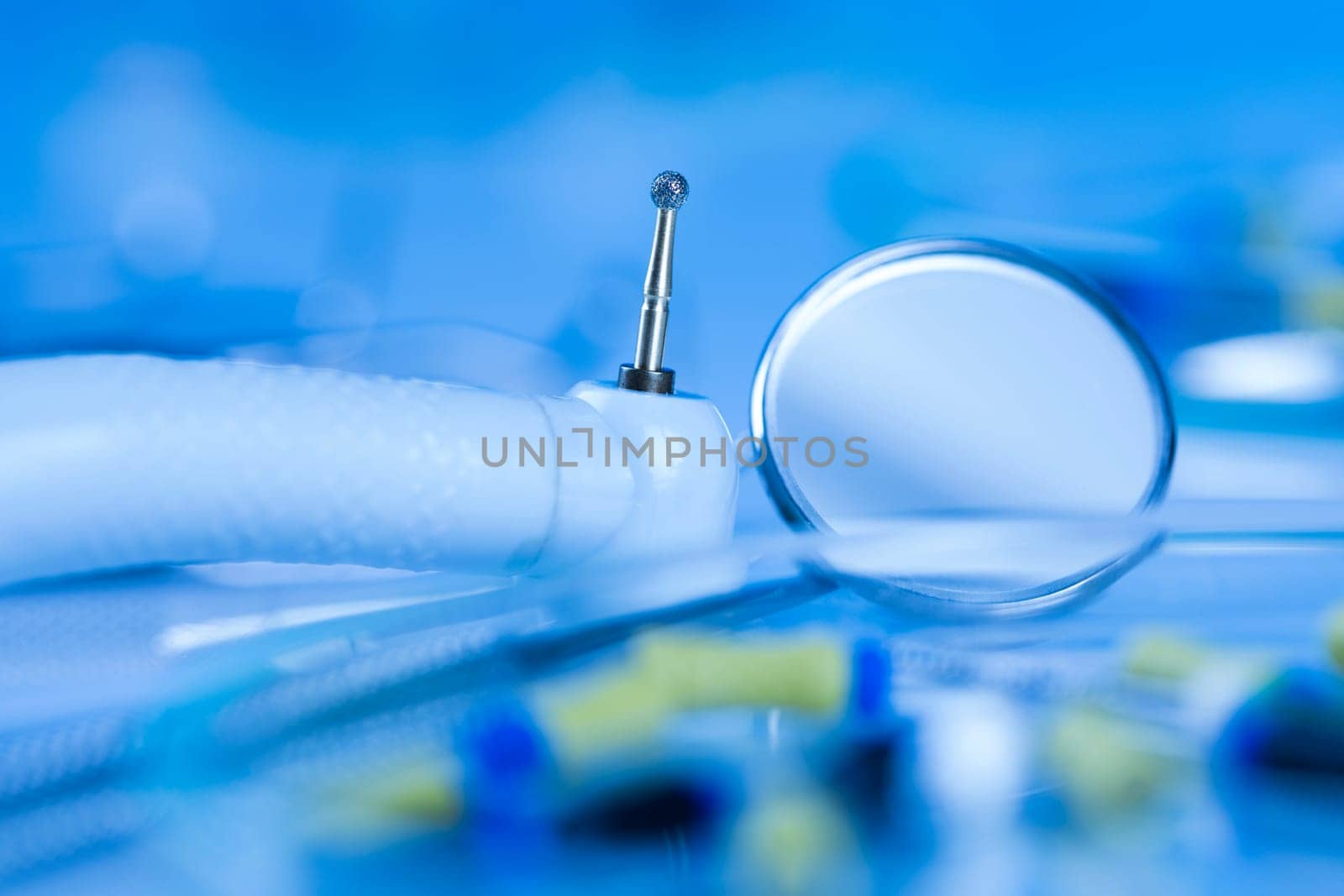Stomatology equipment for dental care