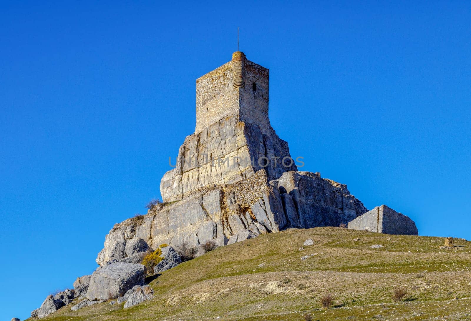 Homenaje tower of Castle Atienza medieval fortress of the twelfth century (Route of Cid and Don Quixote) Guadalajara province Castilla La Mancha Spain.