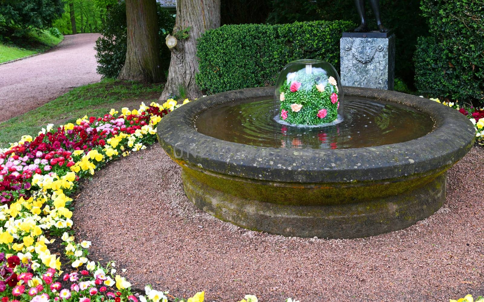 Sprinkling fountain
