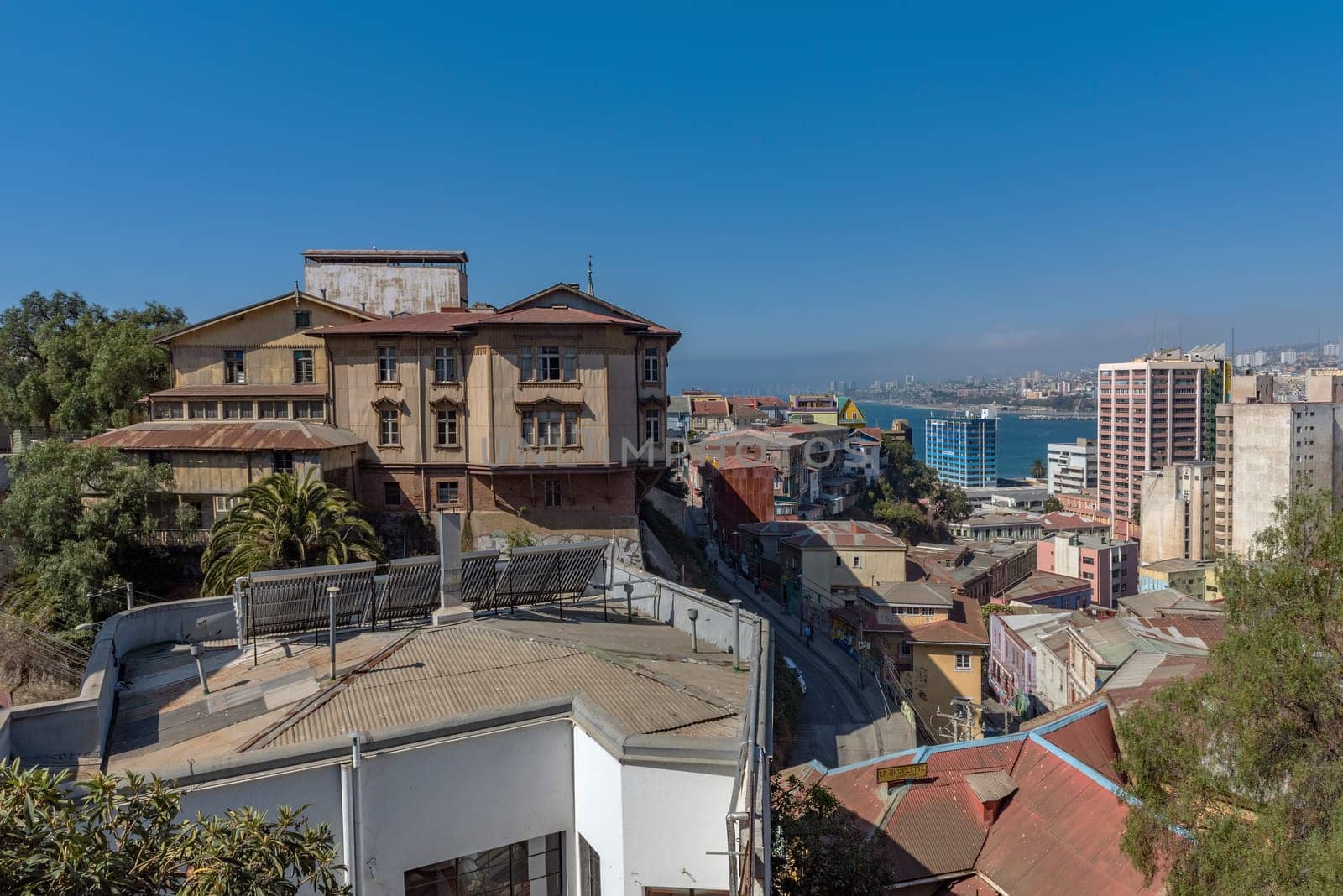 Panoramic view of the houses in the center of Valparaiso, Chile
