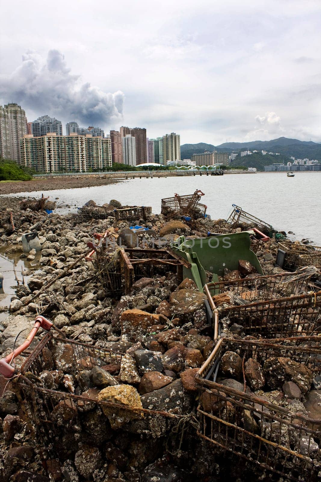 Garbage piled up on the coast of the ocean