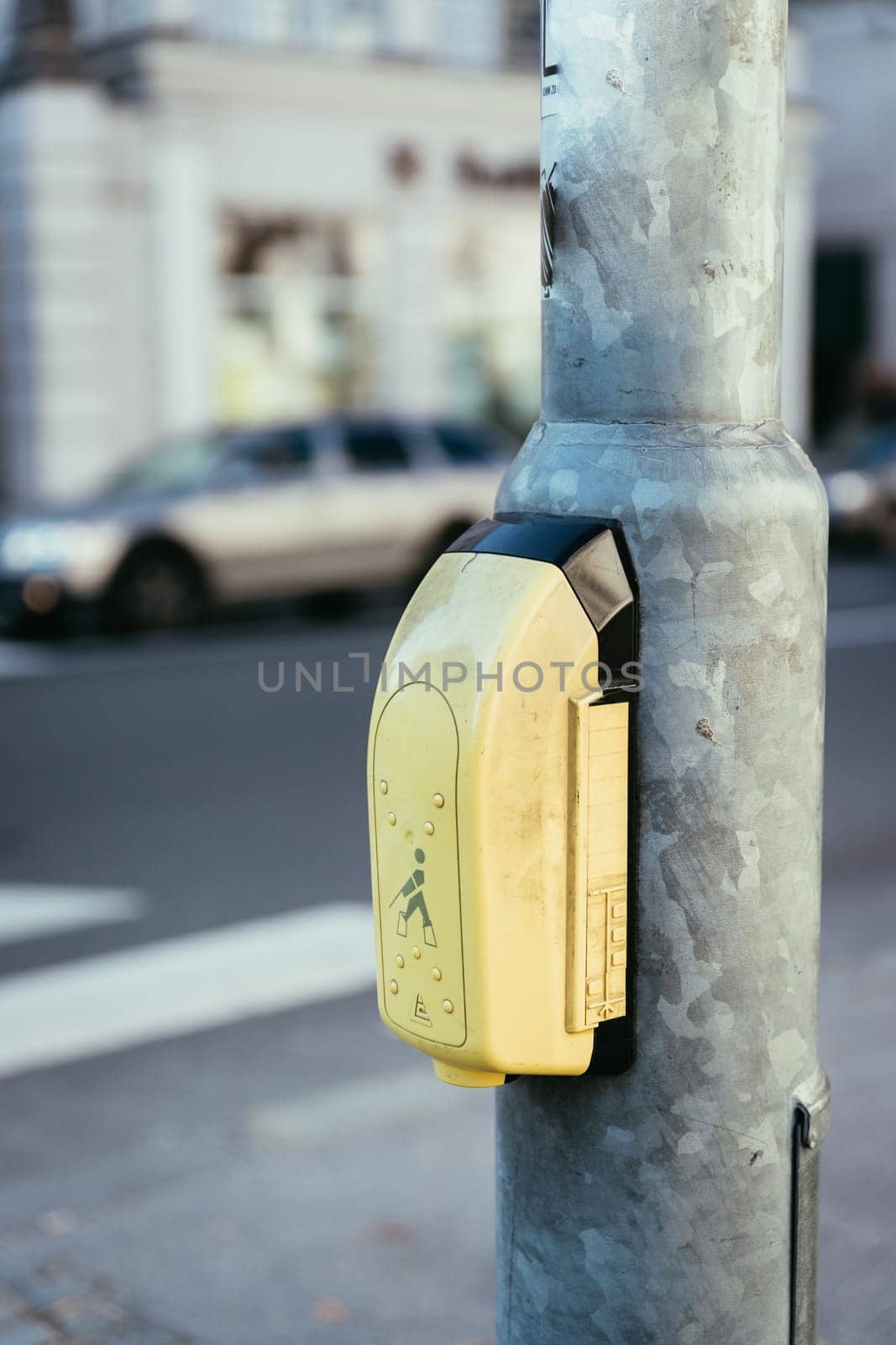 Yellow orientation system on a street light, urban city life