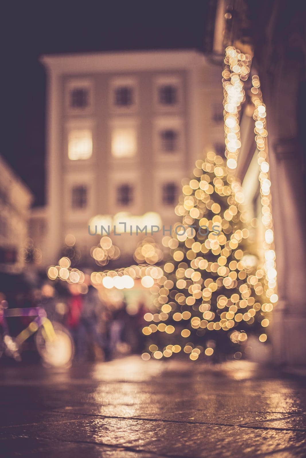 Christmas market in Salzburg, lights and city flair