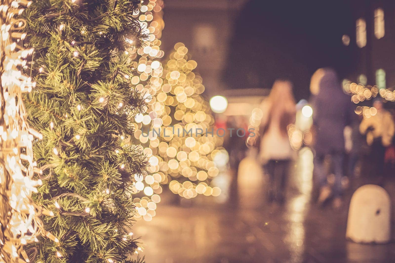 Christmas market in Salzburg, lights and city flair