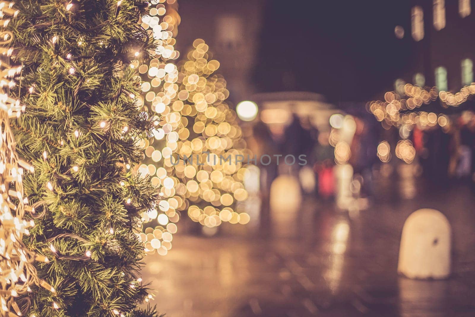 Christmas market in Salzburg, lights and city flair