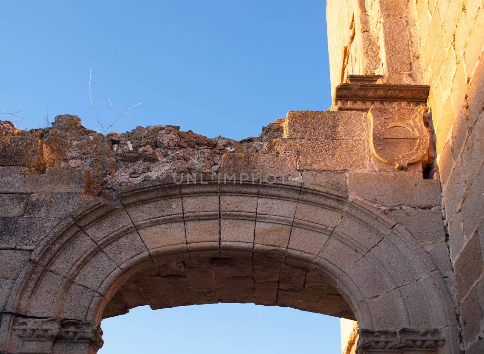 Galisteo, beautiful walled town from Alagon Valley. 15th Palace-fortress ascarzano arch. Extremadura, Spain
