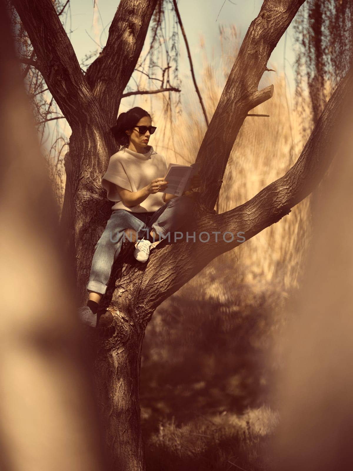 Fashion woman outdoor in spring scenery