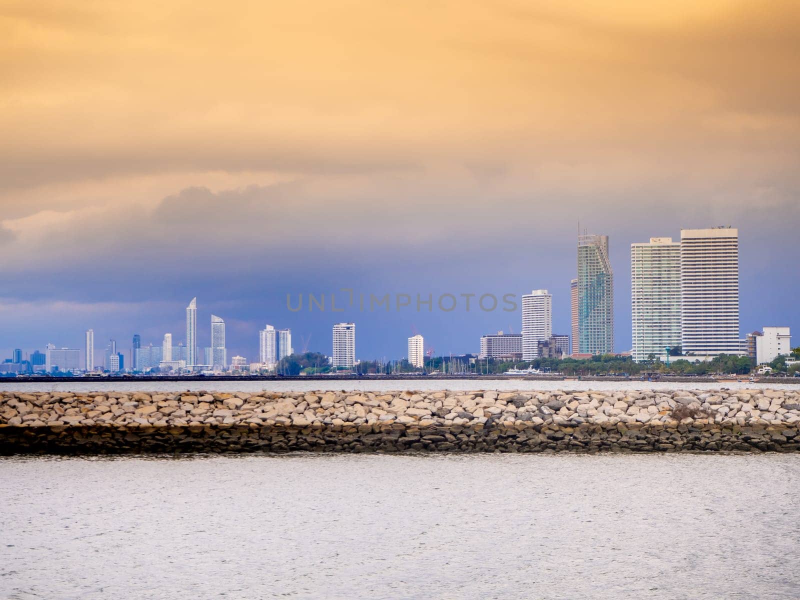 high  Building in Pattaya  Beach  and beautiful blue sea.