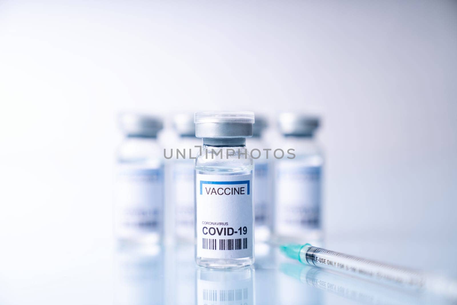 close-up vaccine corona virus use injection