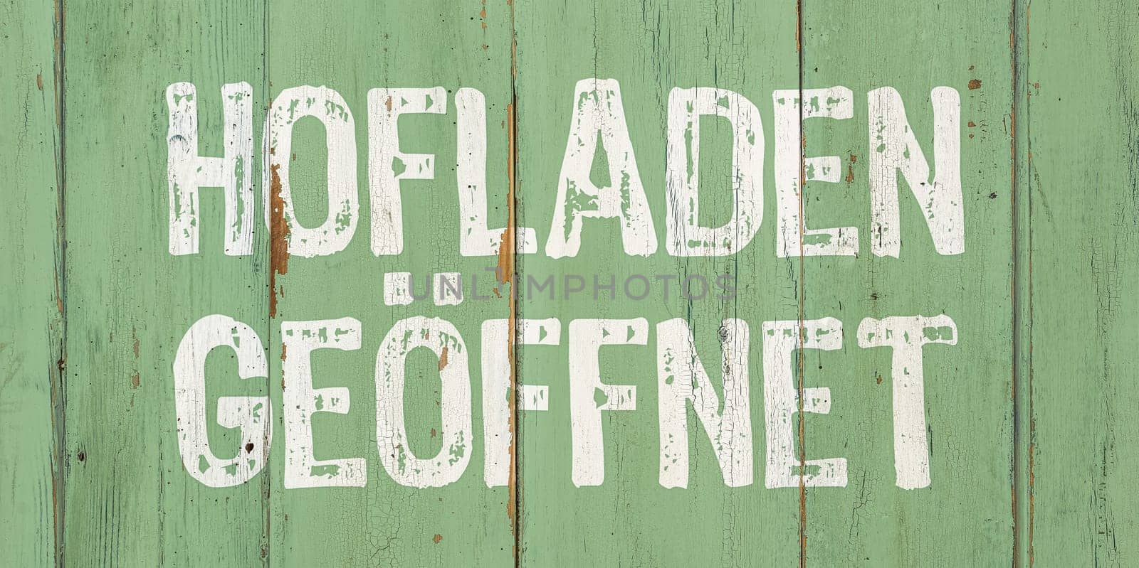 Wooden retro sign - Farm shop opend in german - Hofladen geöffnet