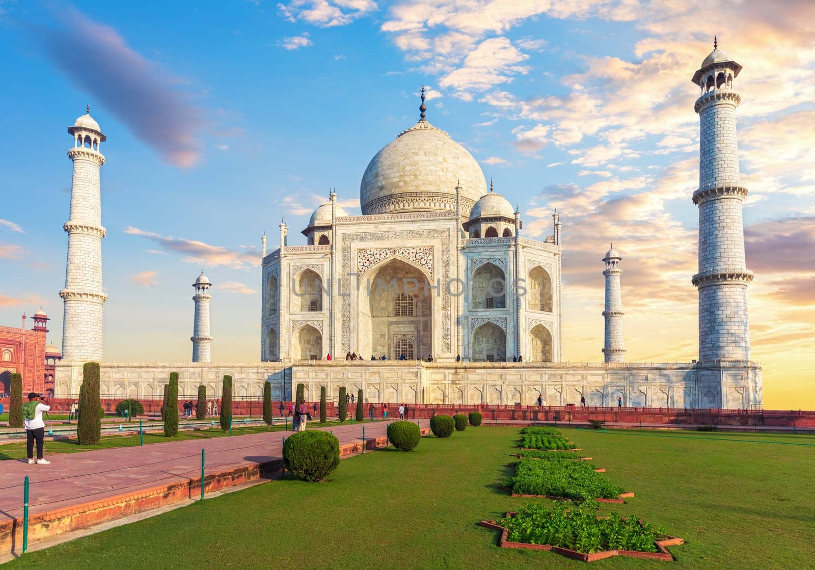 Beautiful Taj Mahal main facade, beautiful view, Agra, India