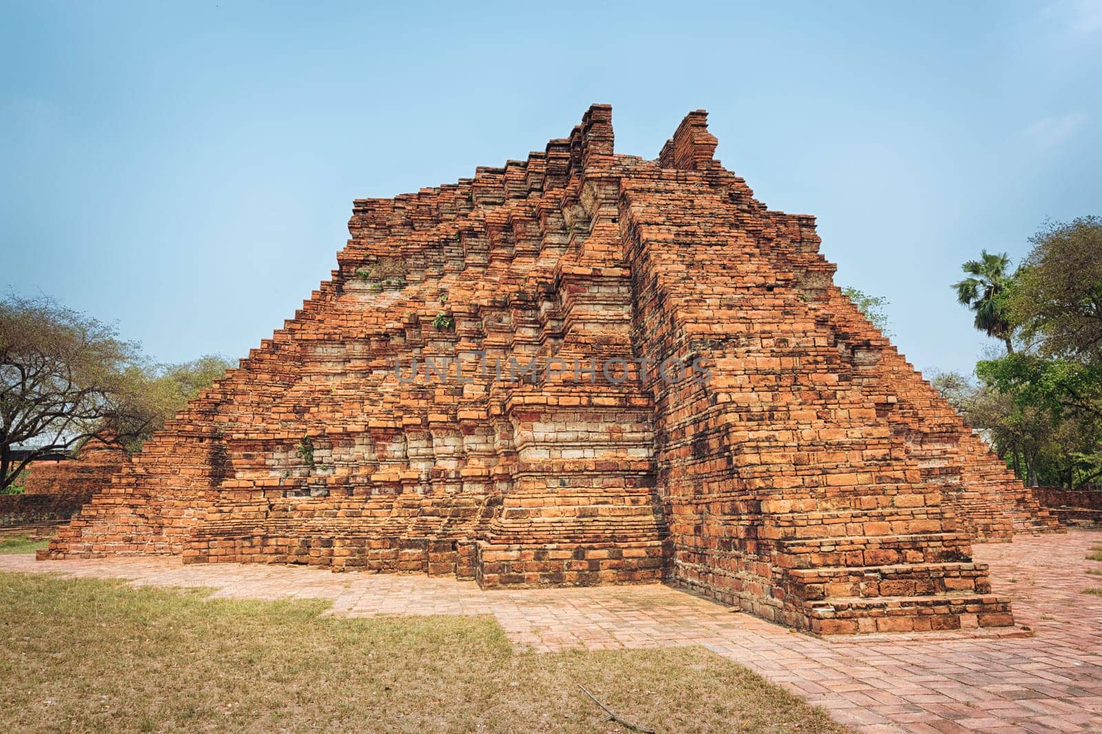 Wat Wora Pho.Ayutthaya historical park. .