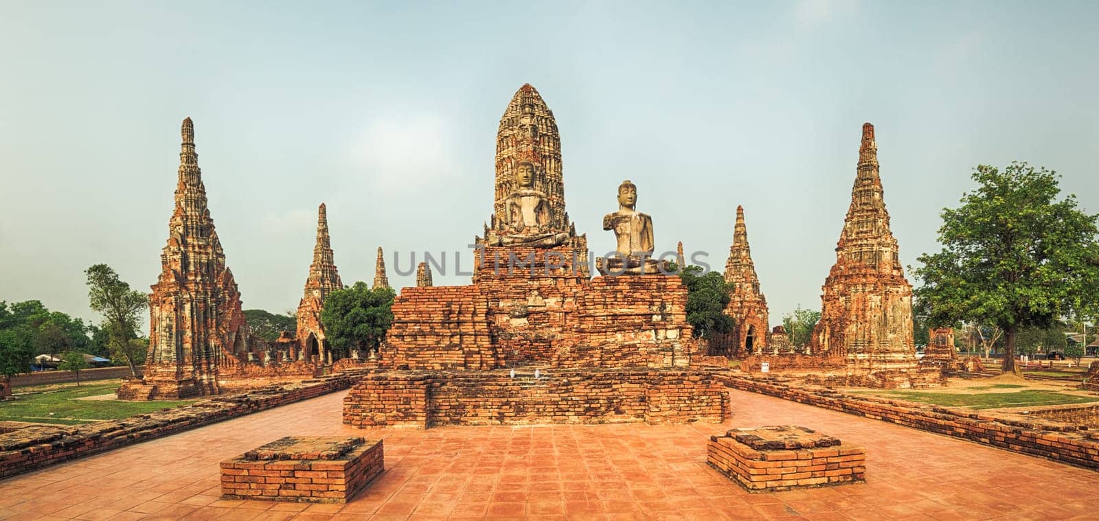 Wat Chaiwatthanaram. Ayutthaya historical park. Panorama