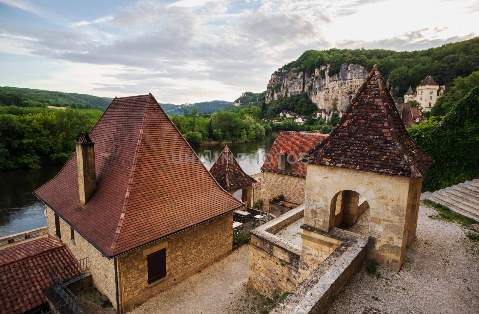 La Roque-Gageac french village looking over Dordogne river, Nouvelle-Aquitaine, France