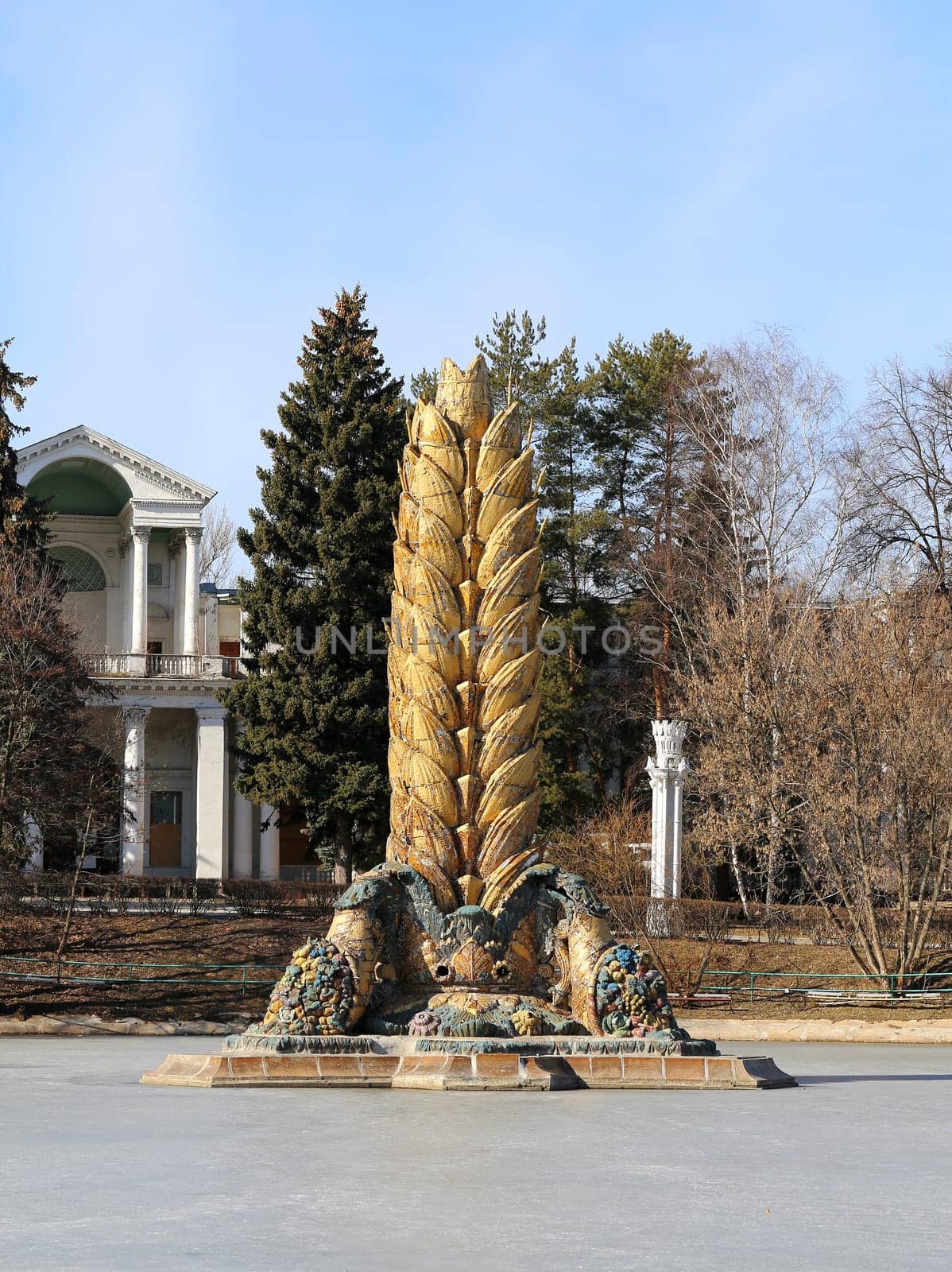 Fountain gold ear in Moscow at ENEA photographed close up