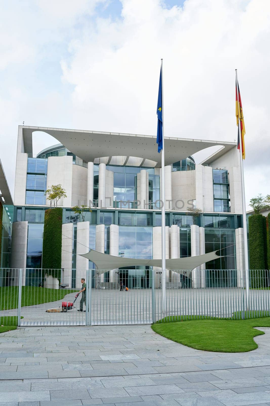 Federal Chancellery, Chancellor's office in the government district of the German capital Berlin.
