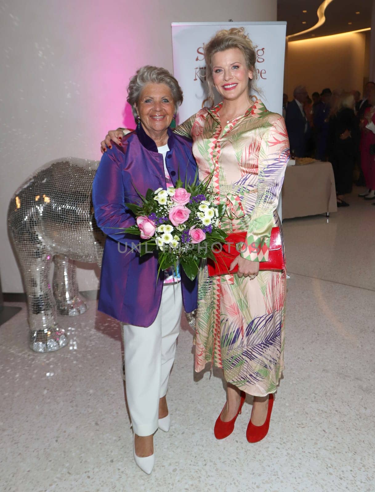 Eva Habermann,Hannelore Lay . Indian Summer Festival  from  Stiftung Kinderjahre ev and   The Fontenay  Hamburg