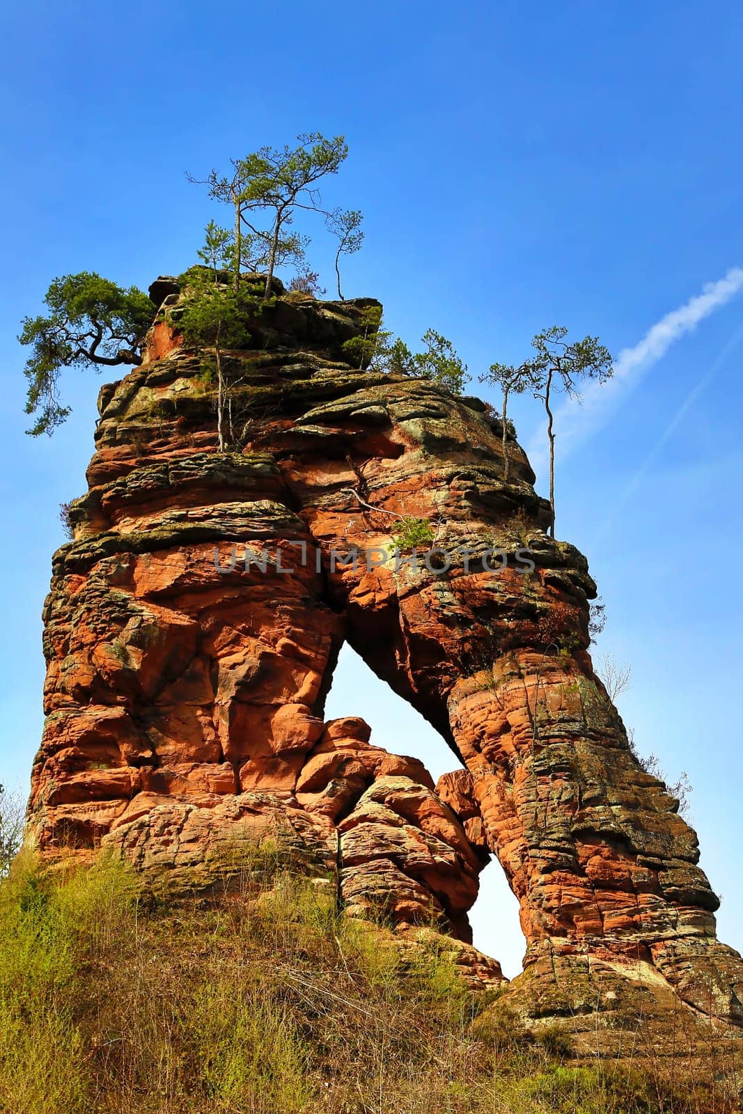 The Schwalbenfelsen is an extraordinary sight in the Dahner Felsenland