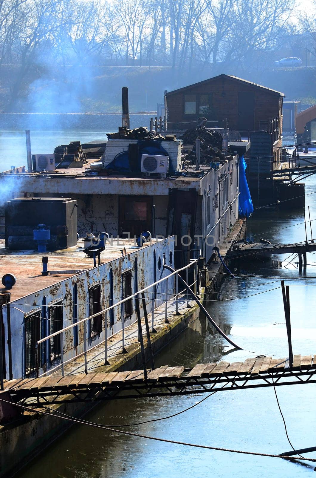 apartment on a barge Czerniakowski port.